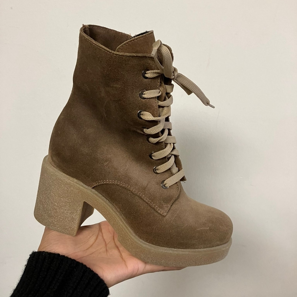 NIB sz 5.5 $595 LA Canadienne boots